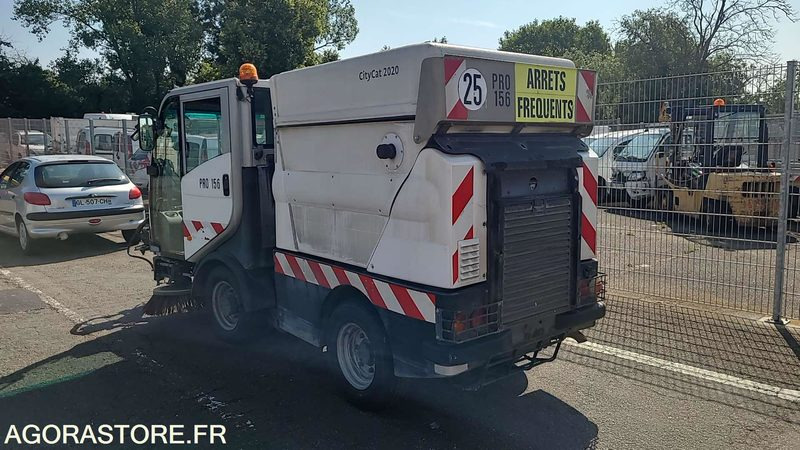 PRO 156 - CITYCAT 2020 - 2010 - Kerti gépek: 4 kép. PRO 156 - CITYCAT 2020 - 2010 - Kerti gépek: 4 kép.