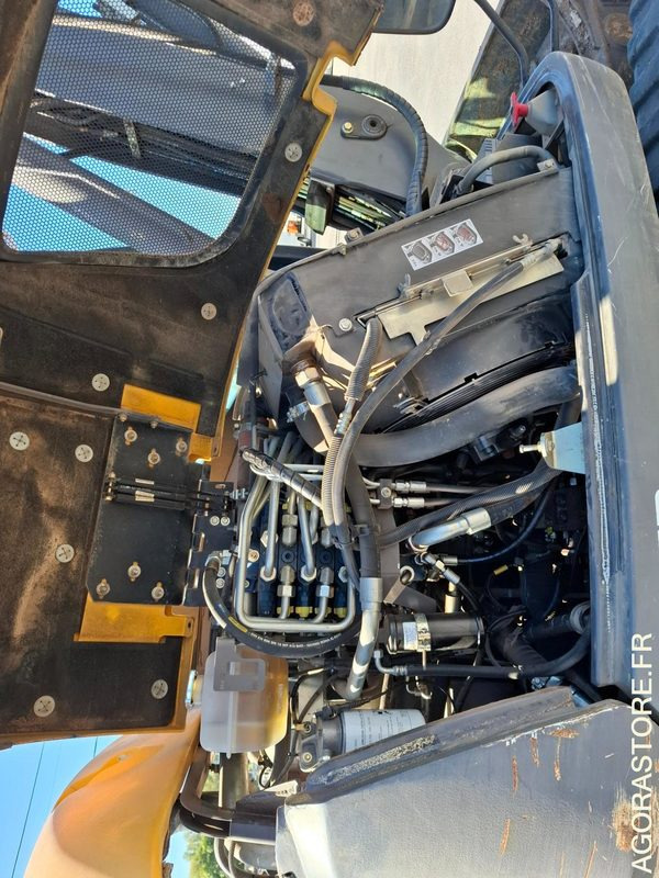 Pelle sur chenilles MECALAC 8MCR - 6920 heures - 2014 - N° série 130951 - Lánctalpas kotró: 5 kép. Pelle sur chenilles MECALAC 8MCR - 6920 heures - 2014 - N° série 130951 - Lánctalpas kotró: 5 kép.