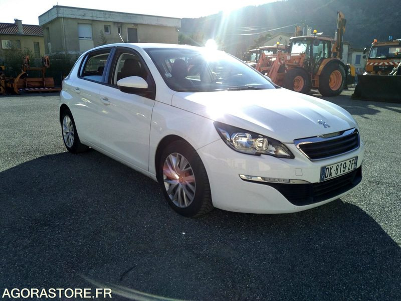 Peugeot 308 1.6 Blue Hdi 120 - 2014 - 168240 KM - Autó: 1 kép. Peugeot 308 1.6 Blue Hdi 120 - 2014 - 168240 KM - Autó: 1 kép.