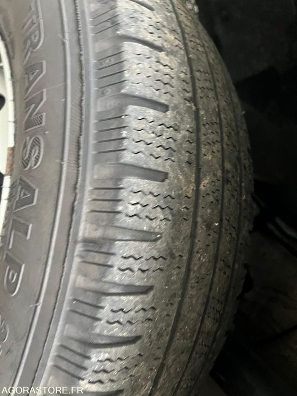 Peugeot Boxer 165CV L2H2 avec Hayon et Galerie - 2023 - 90000 Kms - Furgon: 2 kép. Peugeot Boxer 165CV L2H2 avec Hayon et Galerie - 2023 - 90000 Kms - Furgon: 2 kép.