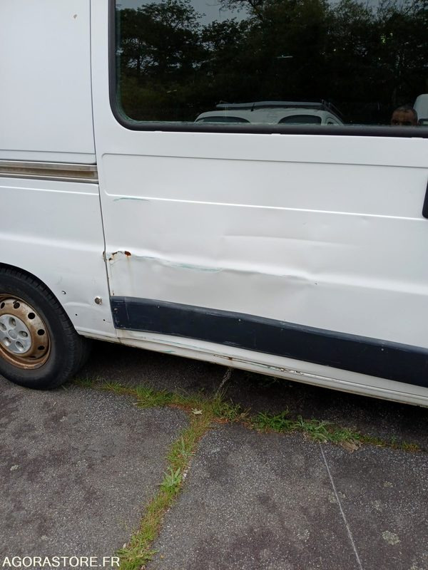 Peugeot Boxer (51802) - Furgon: 5 kép. Peugeot Boxer (51802) - Furgon: 5 kép.