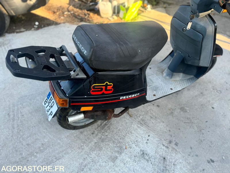 Peugeot ST L2 - 50 CM3 - 6652 KM - année 1991 - Motorkerékpár: 2 kép. Peugeot ST L2 - 50 CM3 - 6652 KM - année 1991 - Motorkerékpár: 2 kép.