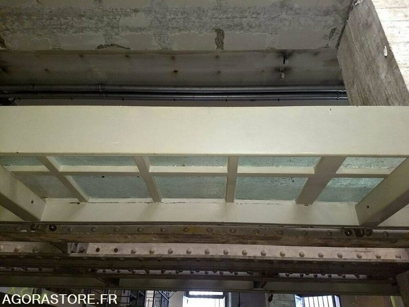 Plancher métallique industriel style Eiffel - Szerszám/ Felszerelés: 5 kép. Plancher métallique industriel style Eiffel - Szerszám/ Felszerelés: 5 kép.