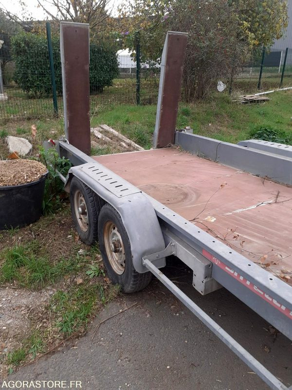 REMORQUE R.S.A - Pótkocsi: 2 kép. REMORQUE R.S.A - Pótkocsi: 2 kép.