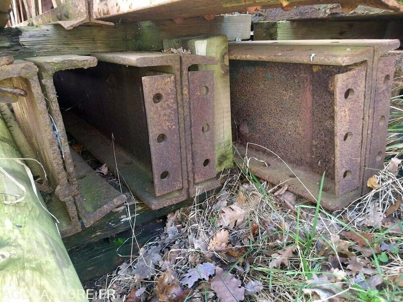 Profilés et poutres porteuses type Eiffel - Szerszám/ Felszerelés: 2 kép. Profilés et poutres porteuses type Eiffel - Szerszám/ Felszerelés: 2 kép.