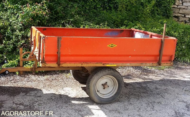 REMORQUE POUR TRACTEUR DE MARQUE DEVES BASCULANTE - Mezőgazdasági pótkocsi: 1 kép. REMORQUE POUR TRACTEUR DE MARQUE DEVES BASCULANTE - Mezőgazdasági pótkocsi: 1 kép.