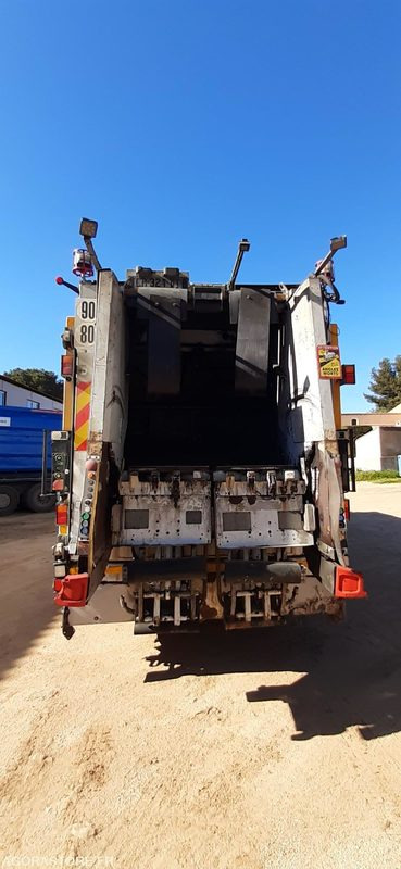 RENAULT 26T/BOM - CR321VT - Szemetesautó: 3 kép. RENAULT 26T/BOM - CR321VT - Szemetesautó: 3 kép.