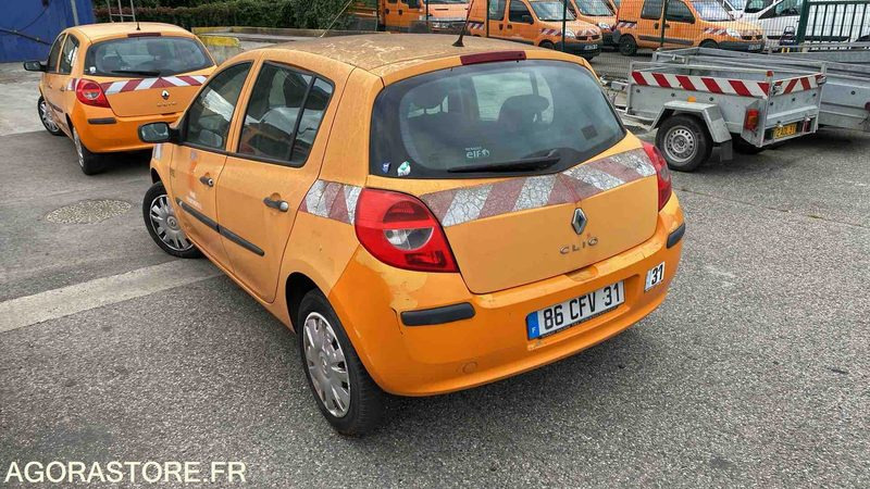 RENAULT CLIO - 2008 - 138942 KM - Autó: 3 kép. RENAULT CLIO - 2008 - 138942 KM - Autó: 3 kép.