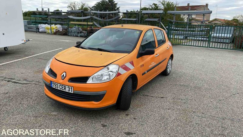 RENAULT CLIO - 2008 - 152276 KM - Autó: 2 kép. RENAULT CLIO - 2008 - 152276 KM - Autó: 2 kép.
