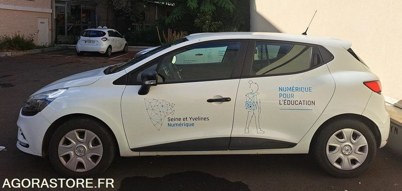 RENAULT - CLIO - 2018 - 79 000 KM - Autó: 3 kép. RENAULT - CLIO - 2018 - 79 000 KM - Autó: 3 kép.