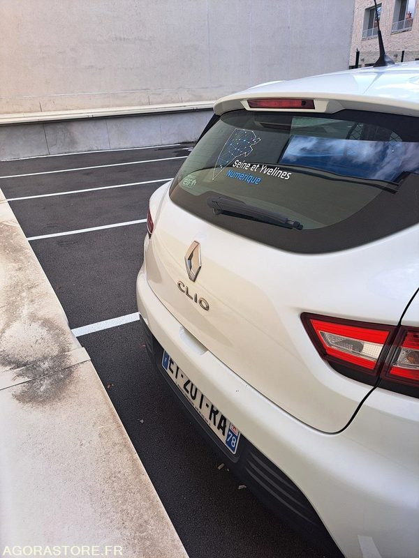 RENAULT - CLIO - 2018 - 79 000 KM - Autó: 2 kép. RENAULT - CLIO - 2018 - 79 000 KM - Autó: 2 kép.