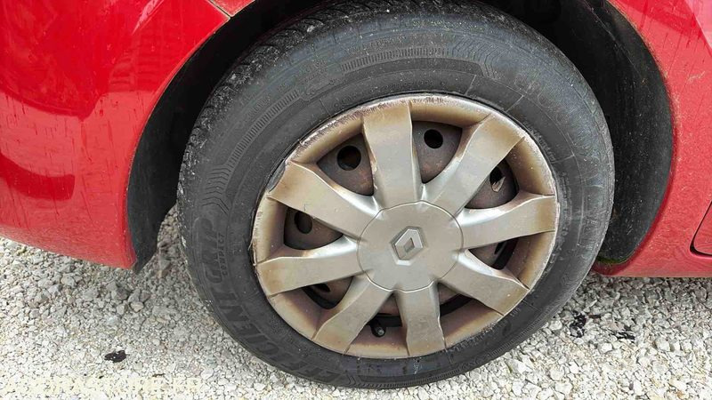 RENAULT CLIO 3 - 172 867 Kms- 2011-BR-693-MJ - Autó: 5 kép. RENAULT CLIO 3 - 172 867 Kms- 2011-BR-693-MJ - Autó: 5 kép.