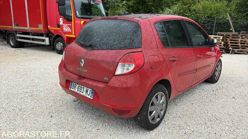 RENAULT CLIO 3 - 172 867 Kms- 2011-BR-693-MJ - Autó: 3 kép. RENAULT CLIO 3 - 172 867 Kms- 2011-BR-693-MJ - Autó: 3 kép.