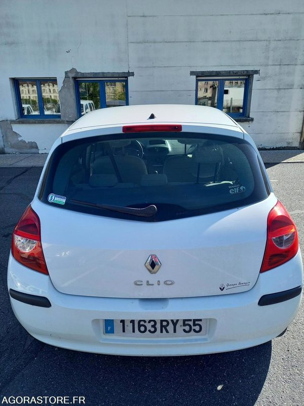 RENAULT CLIO 5 PLACES - Autó: 2 kép. RENAULT CLIO 5 PLACES - Autó: 2 kép.