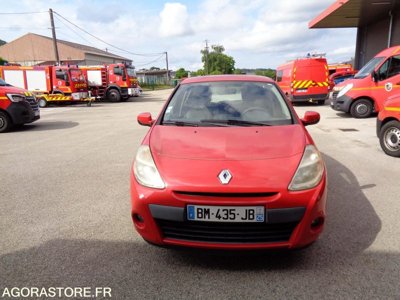 RENAULT CLIO BM.435.JB - 2011 - 196032 KM - Autó: 1 kép. RENAULT CLIO BM.435.JB - 2011 - 196032 KM - Autó: 1 kép.