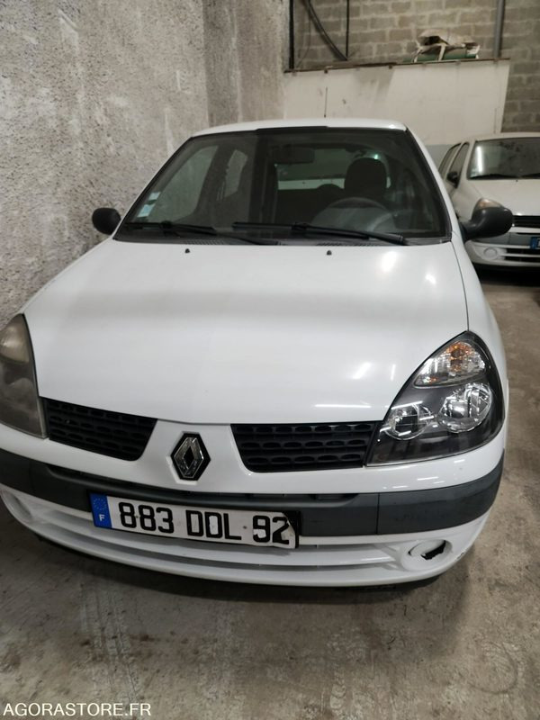 RENAULT CLIO - Autó: 1 kép. RENAULT CLIO - Autó: 1 kép.