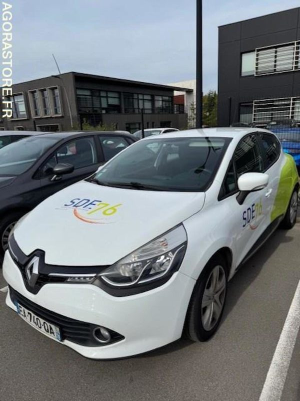 RENAULT CLIO - Autó: 2 kép. RENAULT CLIO - Autó: 2 kép.