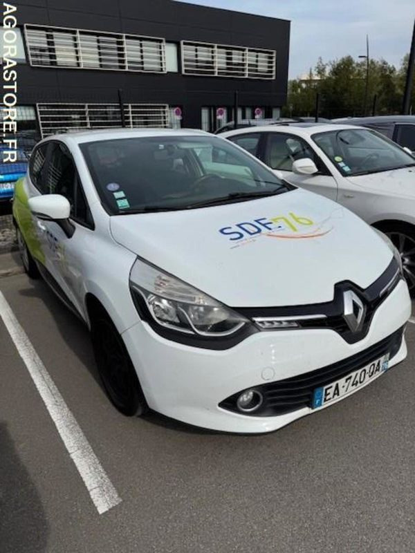 RENAULT CLIO - Autó: 1 kép. RENAULT CLIO - Autó: 1 kép.