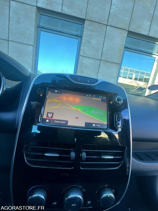 Kombi RENAULT CLIO IV ESTATE 241900: 11 kép. Kombi RENAULT CLIO IV ESTATE 241900: 11 kép.