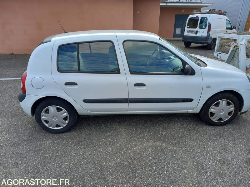 RENAULT CLIO PHASE 2-1.2 I 60CV-2005-ESSENCE-122 018 KMS-5 PORTES-ROULANTE-CT OK - Autó: 3 kép. RENAULT CLIO PHASE 2-1.2 I 60CV-2005-ESSENCE-122 018 KMS-5 PORTES-ROULANTE-CT OK - Autó: 3 kép.