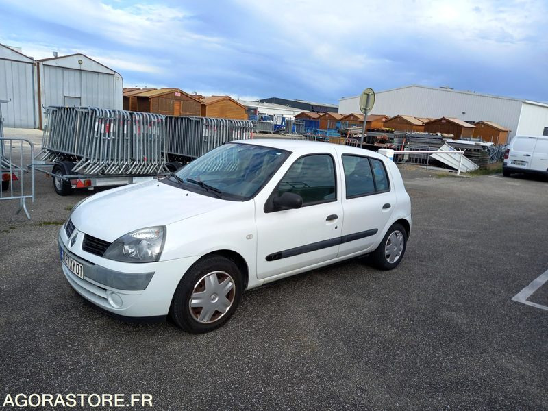 RENAULT CLIO PHASE 2-1.2 I 60CV-2005-ESSENCE-122 018 KMS-5 PORTES-ROULANTE-CT OK - Autó: 1 kép. RENAULT CLIO PHASE 2-1.2 I 60CV-2005-ESSENCE-122 018 KMS-5 PORTES-ROULANTE-CT OK - Autó: 1 kép.