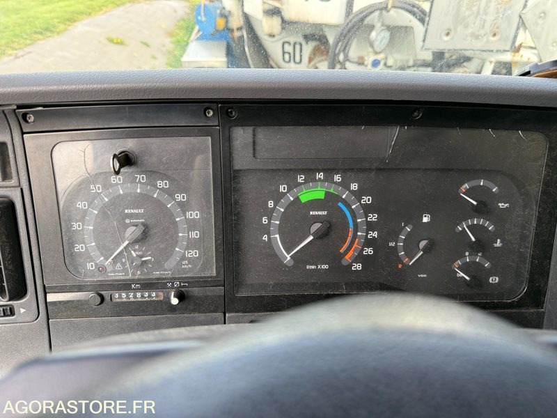 RENAULT HYDROCUREUR ADR 2646-YC-49 VENTE EXPORT EXCLUSIVEMENT - Szippantós autó: 5 kép. RENAULT HYDROCUREUR ADR 2646-YC-49 VENTE EXPORT EXCLUSIVEMENT - Szippantós autó: 5 kép.