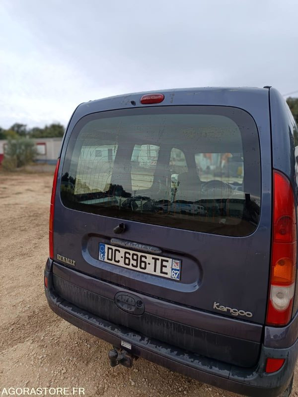 RENAULT KANGOO 1.5 DCI - 2003 - 227000KMS - Autó: 4 kép. RENAULT KANGOO 1.5 DCI - 2003 - 227000KMS - Autó: 4 kép.