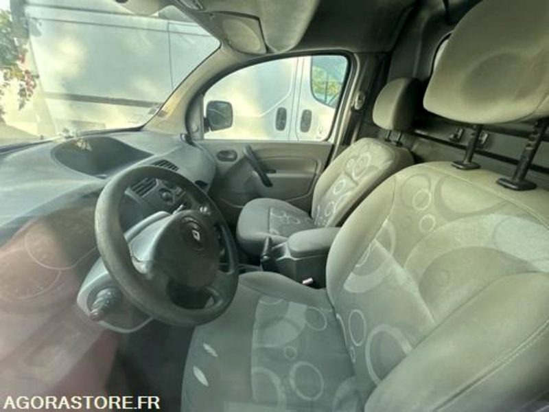 RENAULT KANGOO - 2009 - 182586KM - AF175XK - Kis furgon: 5 kép. RENAULT KANGOO - 2009 - 182586KM - AF175XK - Kis furgon: 5 kép.