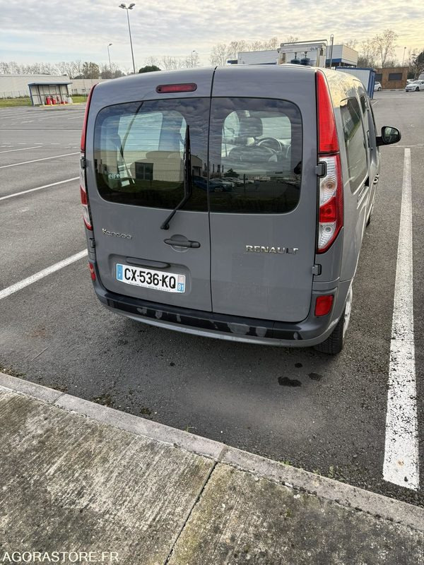 RENAULT KANGOO - 2013 - 199079km - CX-536-KQ - Kis furgon: 4 kép. RENAULT KANGOO - 2013 - 199079km - CX-536-KQ - Kis furgon: 4 kép.