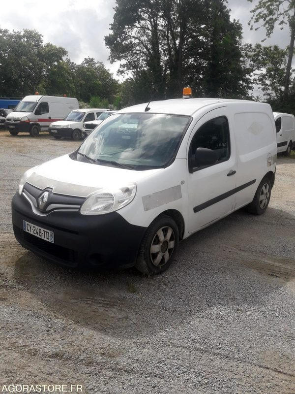 RENAULT KANGOO - 2013 / 303482 KM (CY248TD) - Kis furgon: 2 kép. RENAULT KANGOO - 2013 / 303482 KM (CY248TD) - Kis furgon: 2 kép.