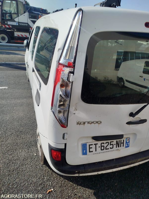 RENAULT KANGOO - 2018 - 233795 KM - Kis furgon: 4 kép. RENAULT KANGOO - 2018 - 233795 KM - Kis furgon: 4 kép.
