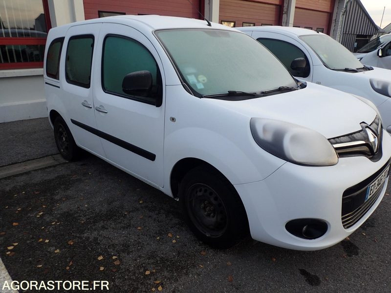RENAULT KANGOO 5 PLACES - Autó: 5 kép. RENAULT KANGOO 5 PLACES - Autó: 5 kép.