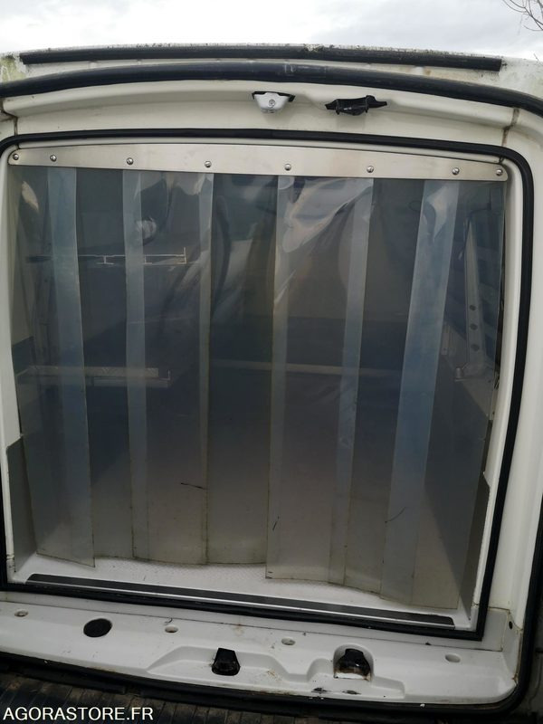 RENAULT KANGOO FRIGORIFIQUE - Kis furgon: 5 kép. RENAULT KANGOO FRIGORIFIQUE - Kis furgon: 5 kép.