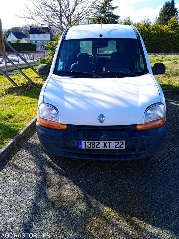 RENAULT KANGOO - Kis furgon: 4 kép. RENAULT KANGOO - Kis furgon: 4 kép.