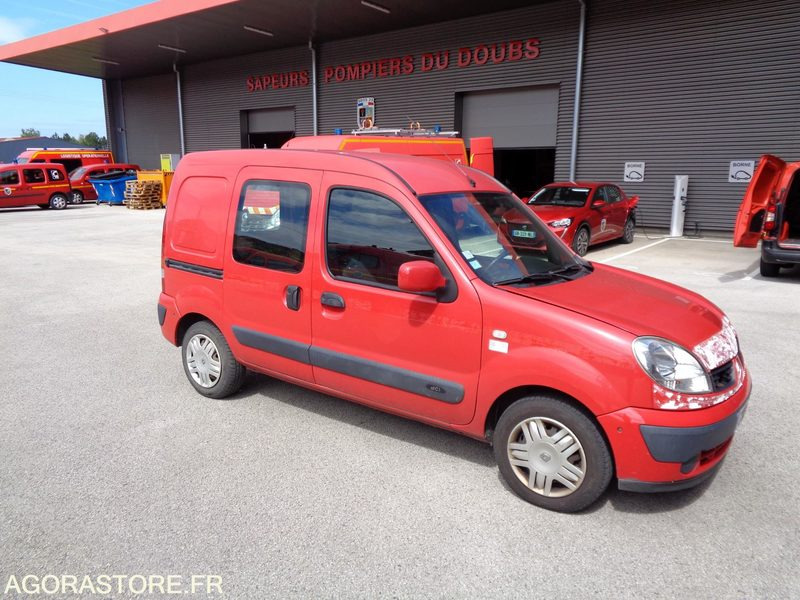 RENAULT KANGOO - Kis furgon: 2 kép. RENAULT KANGOO - Kis furgon: 2 kép.