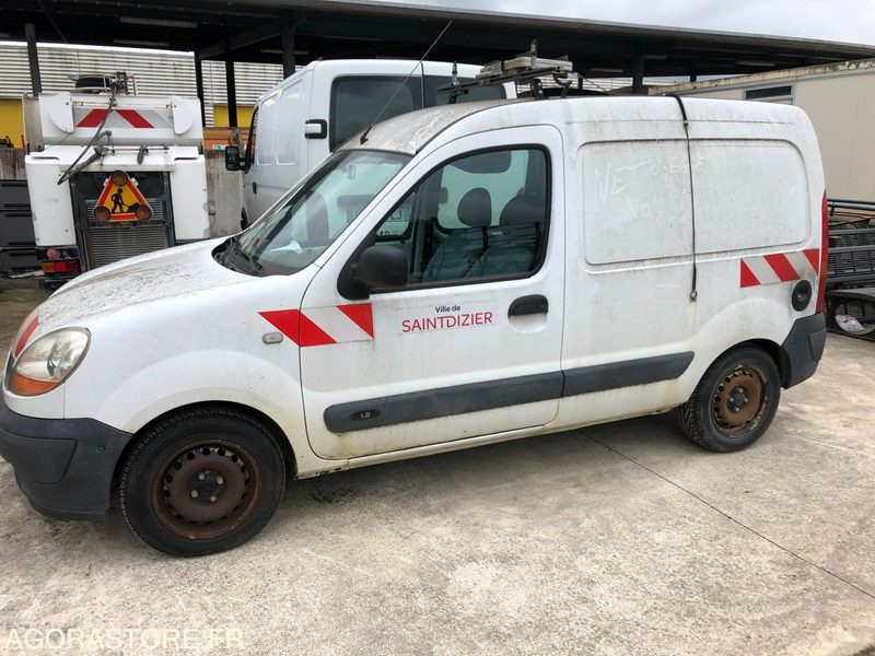 RENAULT KANGOO - Furgon: 2 kép. RENAULT KANGOO - Furgon: 2 kép.