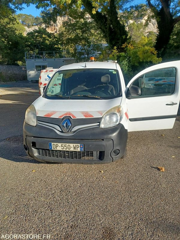 RENAULT KANGOO - REF SCP/976 - Kis furgon: 3 kép. RENAULT KANGOO - REF SCP/976 - Kis furgon: 3 kép.