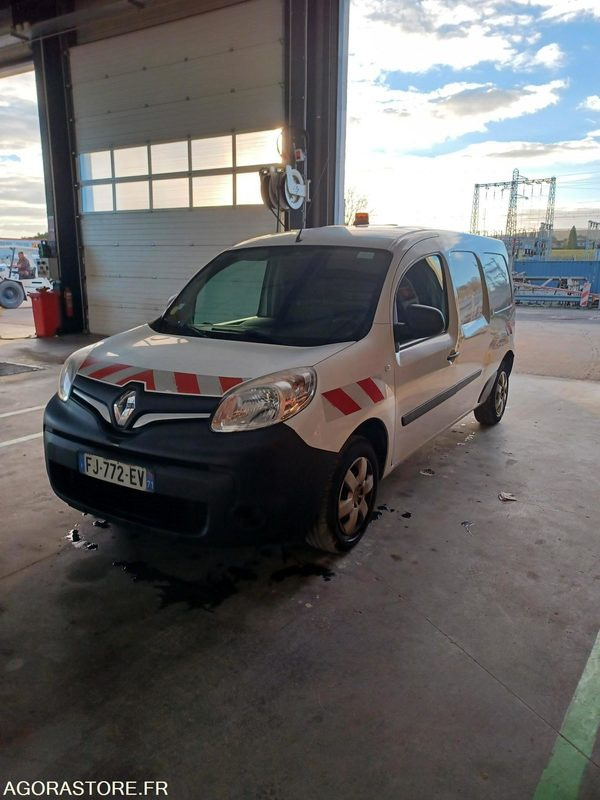 RENAULT KANGOO diesel - Année 2019 - 297.500 km - Kis furgon: 3 kép. RENAULT KANGOO diesel - Année 2019 - 297.500 km - Kis furgon: 3 kép.