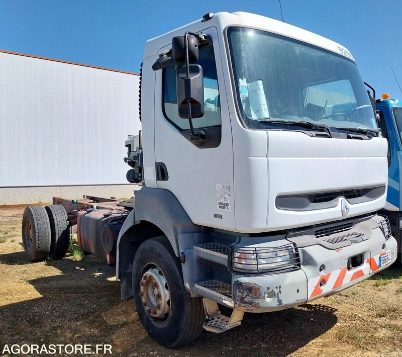 RENAULT KERAX 300-19 / 1998 / 252820 km - Alvaz teherautó: 1 kép. RENAULT KERAX 300-19 / 1998 / 252820 km - Alvaz teherautó: 1 kép.