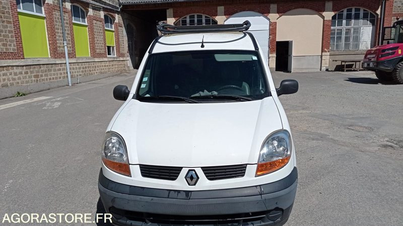 RENAULT Kangoo essence 1.2 16V - Kis furgon: 2 kép. RENAULT Kangoo essence 1.2 16V - Kis furgon: 2 kép.