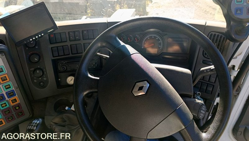 RENAULT MAJOR SCARAB - 2007 - 4730h - Utcaseprő gép: 5 kép. RENAULT MAJOR SCARAB - 2007 - 4730h - Utcaseprő gép: 5 kép.