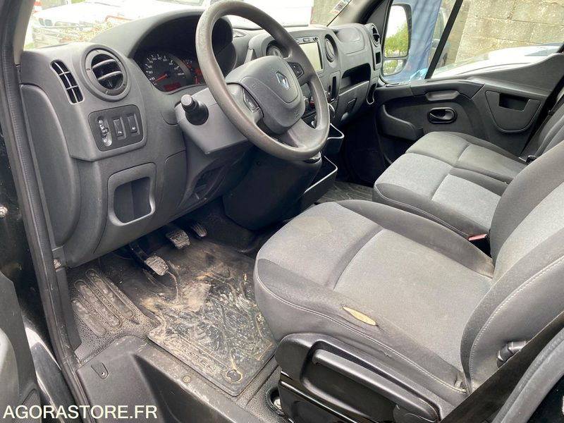 RENAULT MASTER - 06/2019 / 146 569KM - Furgon: 5 kép. RENAULT MASTER - 06/2019 / 146 569KM - Furgon: 5 kép.