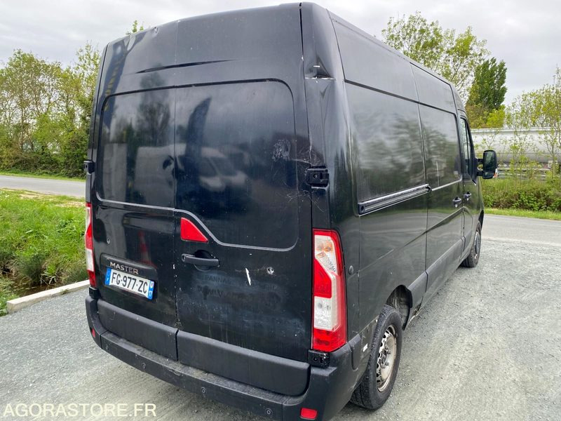 RENAULT MASTER - 06/2019 / 150709KM - Furgon: 4 kép. RENAULT MASTER - 06/2019 / 150709KM - Furgon: 4 kép.