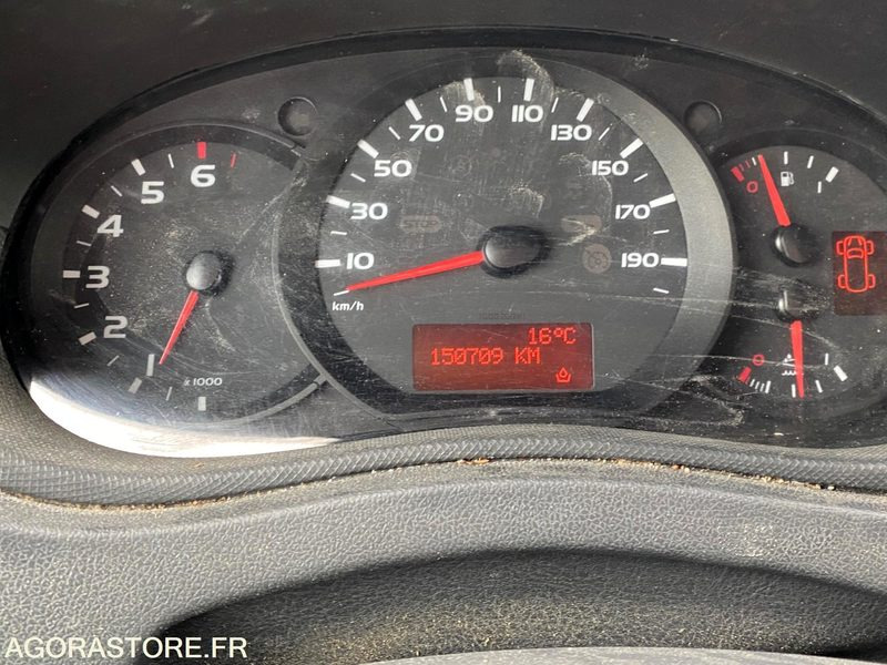 Furgon RENAULT MASTER - 06/2019 / 150709KM: 9 kép.