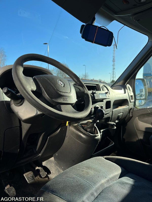 RENAULT - MASTER - 2012 - 364000 kms - Non roulant - Furgon: 5 kép. RENAULT - MASTER - 2012 - 364000 kms - Non roulant - Furgon: 5 kép.