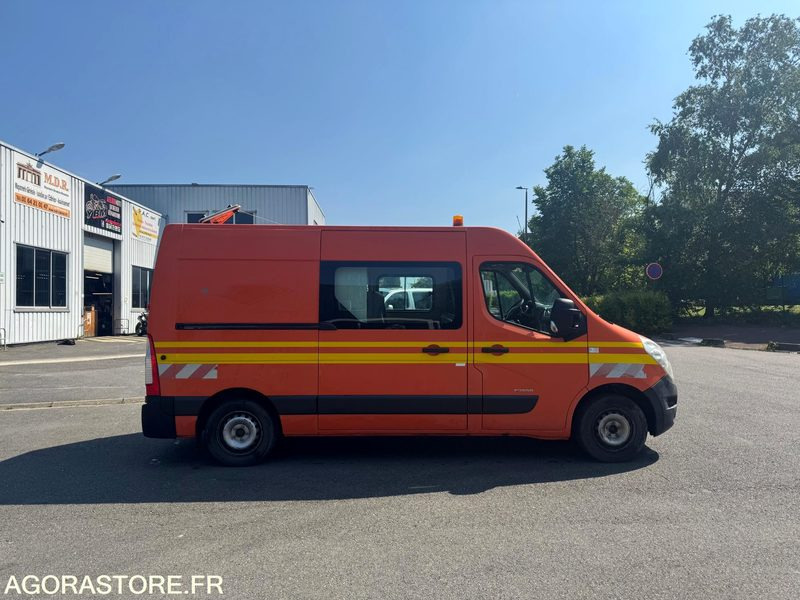 RENAULT MASTER 7 PLACES 288 000 KM - Furgon: 4 kép. RENAULT MASTER 7 PLACES 288 000 KM - Furgon: 4 kép.
