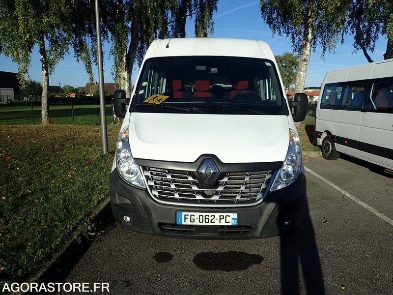 RENAULT MASTER BUS 17 PLACES - 130060 kms 2019 - Minibusz, Kisbusz: 3 kép. RENAULT MASTER BUS 17 PLACES - 130060 kms 2019 - Minibusz, Kisbusz: 3 kép.