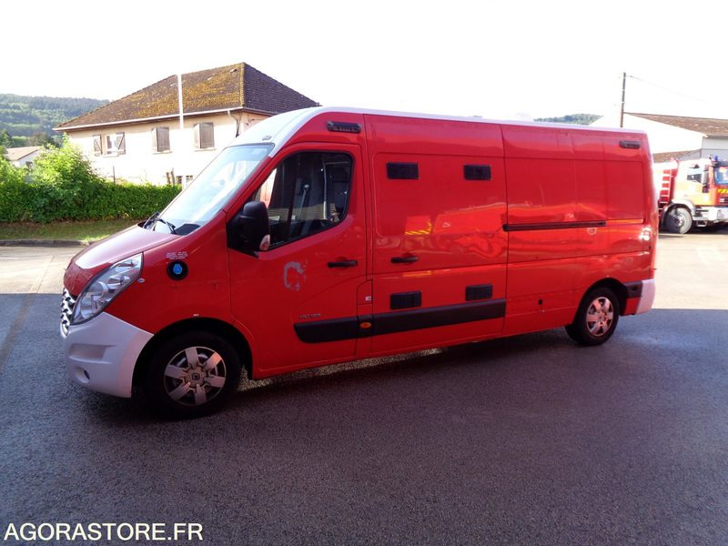RENAULT MASTER CN.829.RR - Mentőautó: 3 kép. RENAULT MASTER CN.829.RR - Mentőautó: 3 kép.