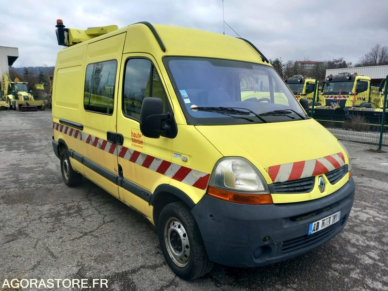 RENAULT MASTER DCI100 (HR0809) - Kis furgon: 2 kép. RENAULT MASTER DCI100 (HR0809) - Kis furgon: 2 kép.