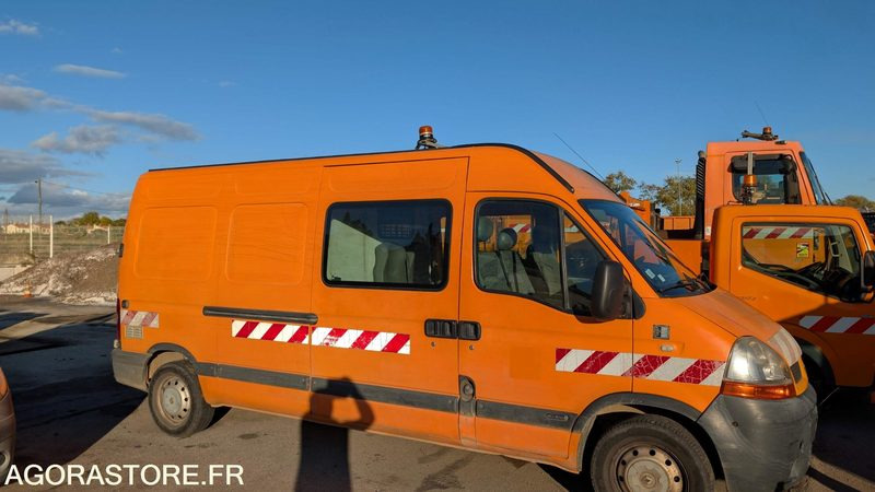 RENAULT MASTER FM-521-JQ - 2006 - Furgon: 2 kép. RENAULT MASTER FM-521-JQ - 2006 - Furgon: 2 kép.